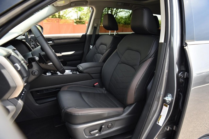 Nissan Pathfinder Vehicle Image 24