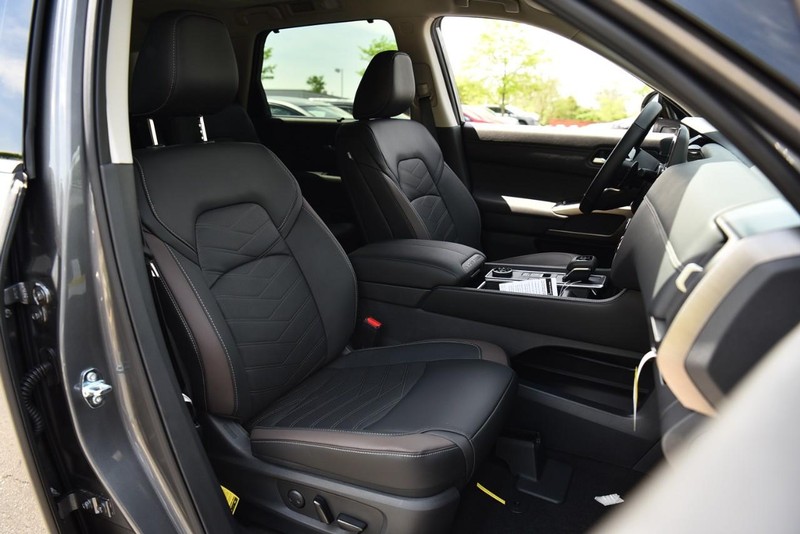 Nissan Pathfinder Vehicle Image 25