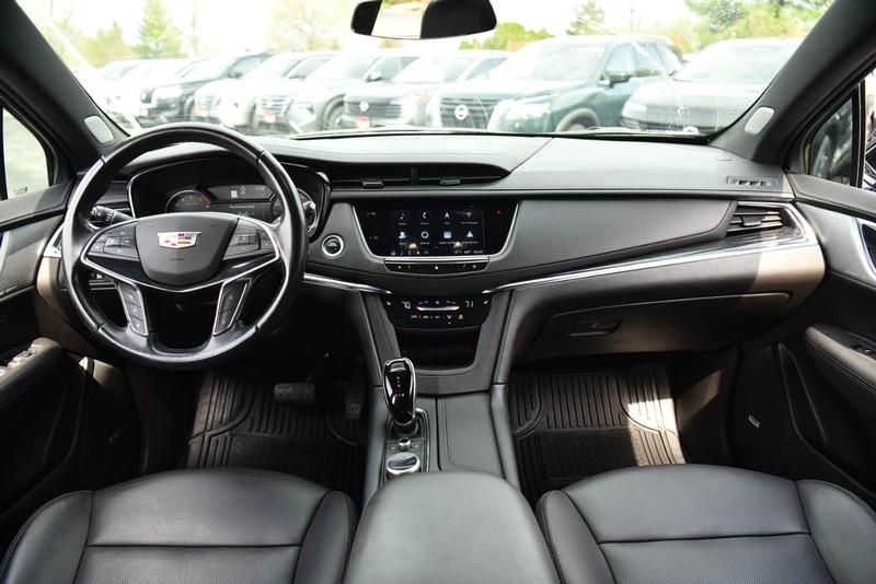 Cadillac XT5 Vehicle Image 08