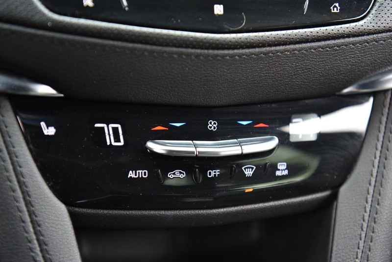 Cadillac XT5 Vehicle Image 15