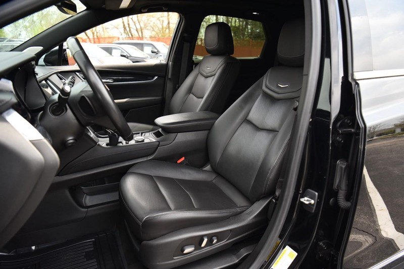 Cadillac XT5 Vehicle Image 21