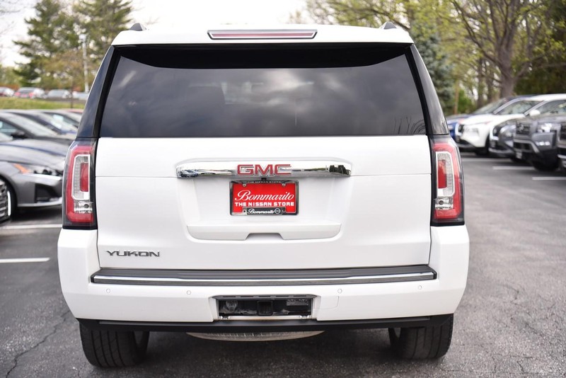 GMC Yukon Vehicle Image 06
