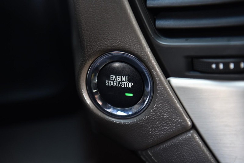GMC Yukon Vehicle Image 19