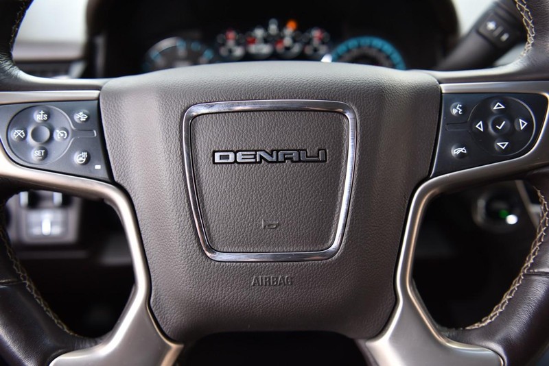 GMC Yukon Vehicle Image 21