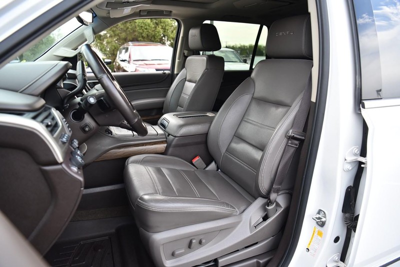 GMC Yukon Vehicle Image 22