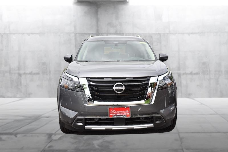 Nissan Pathfinder Vehicle Image 04