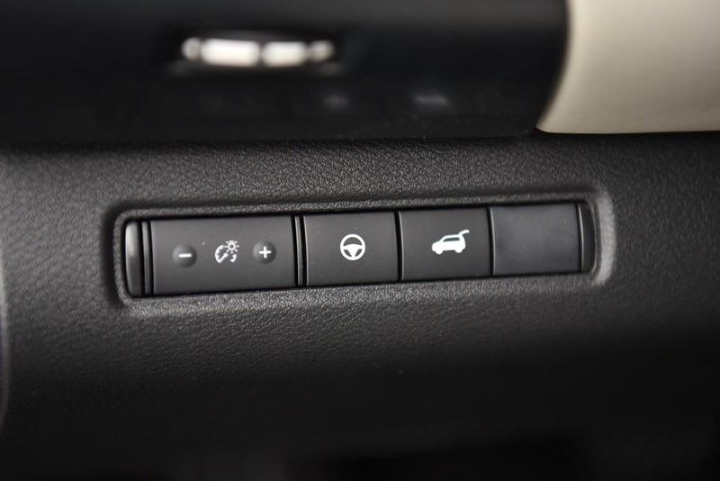 Nissan Pathfinder Vehicle Image 11