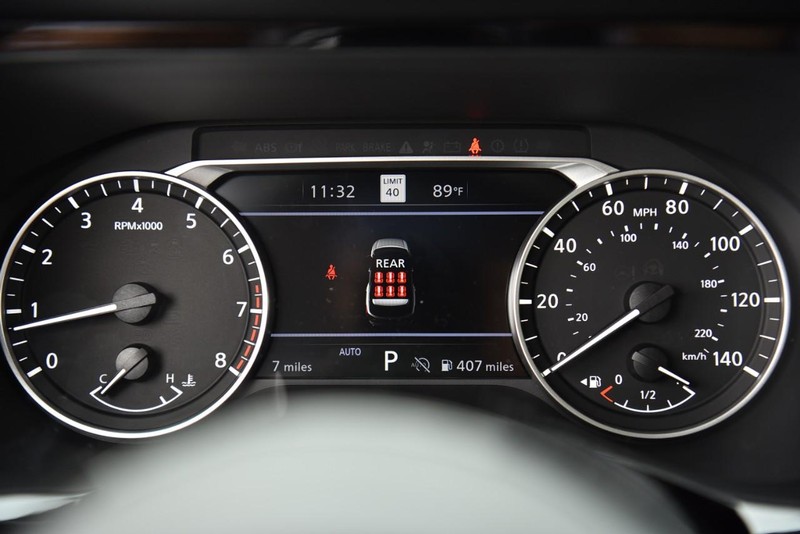 Nissan Pathfinder Vehicle Image 12