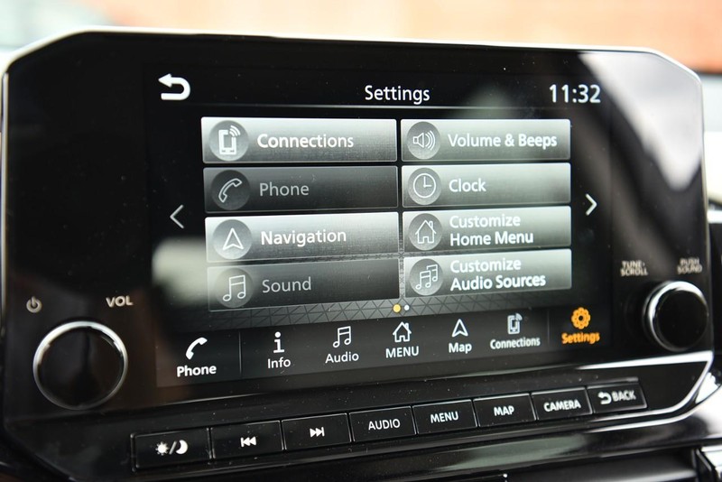 Nissan Pathfinder Vehicle Image 14