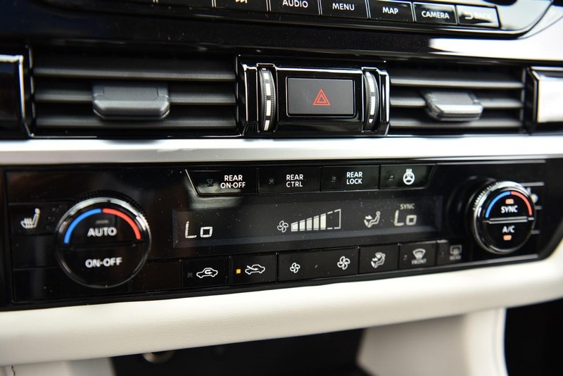 Nissan Pathfinder Vehicle Image 18