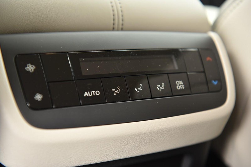 Nissan Pathfinder Vehicle Image 25