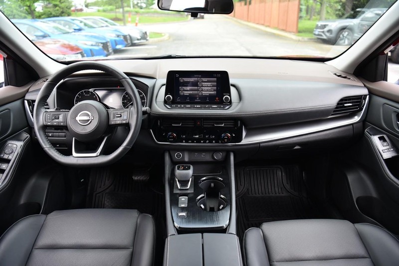 Nissan Rogue Vehicle Image 08