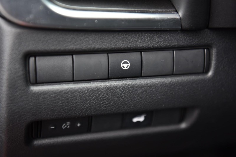 Nissan Rogue Vehicle Image 11
