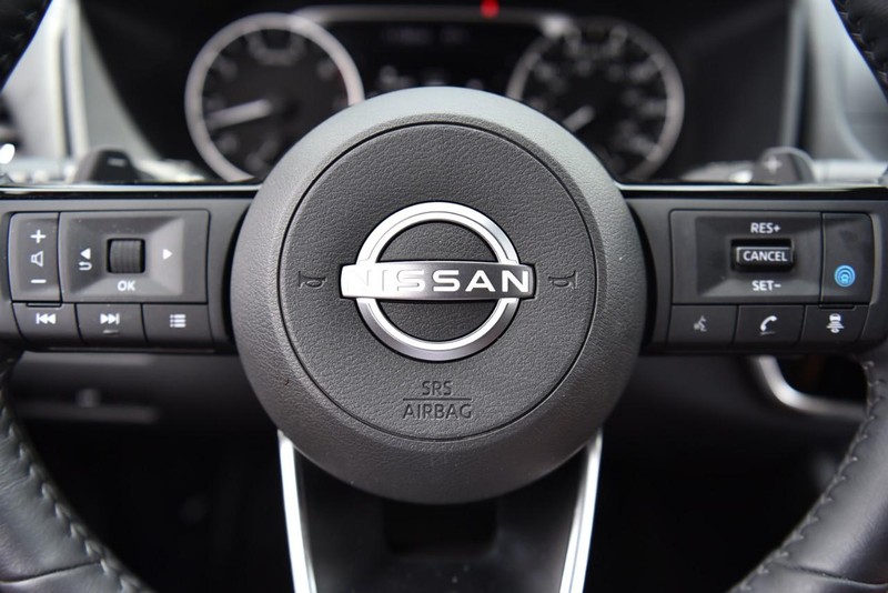 Nissan Rogue Vehicle Image 18