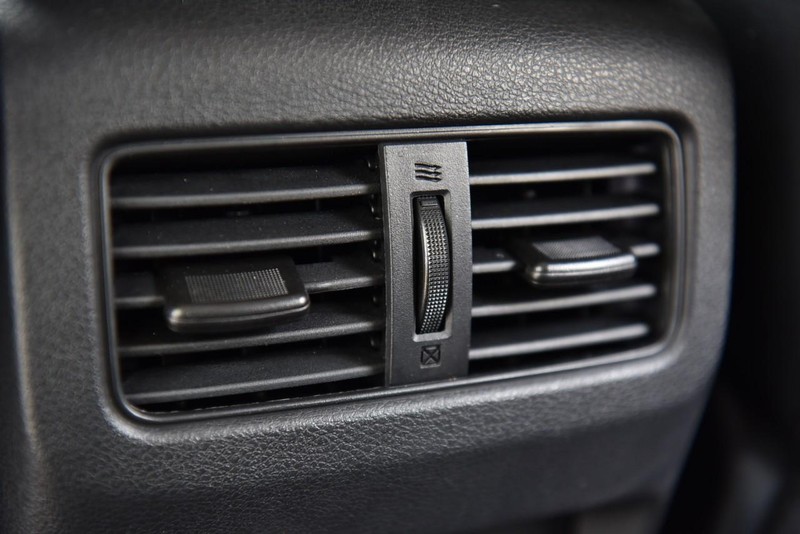 Nissan Rogue Vehicle Image 23