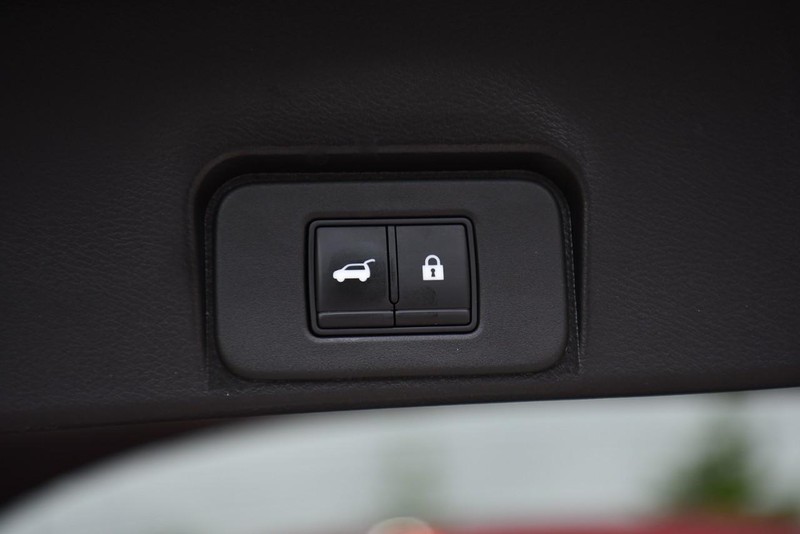 Nissan Rogue Vehicle Image 25