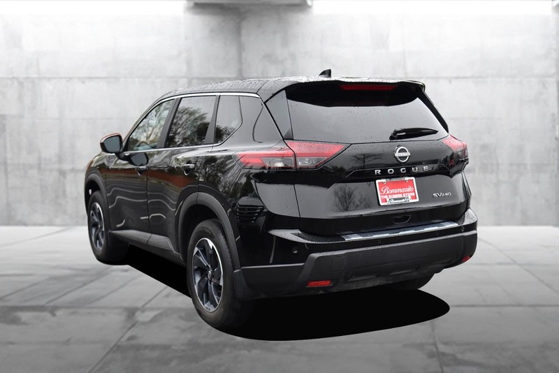 Nissan Rogue Vehicle Image 07