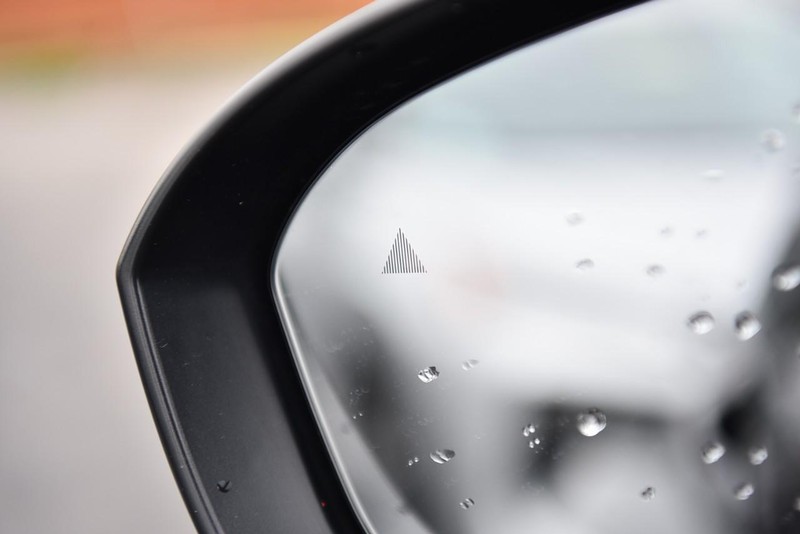 Nissan Rogue Vehicle Image 10