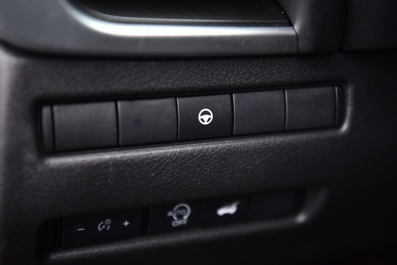 Nissan Rogue Vehicle Image 11