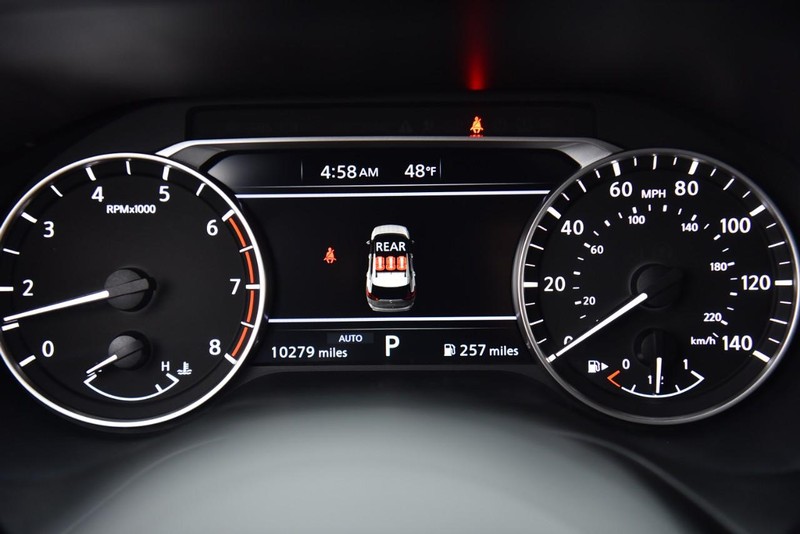Nissan Rogue Vehicle Image 12