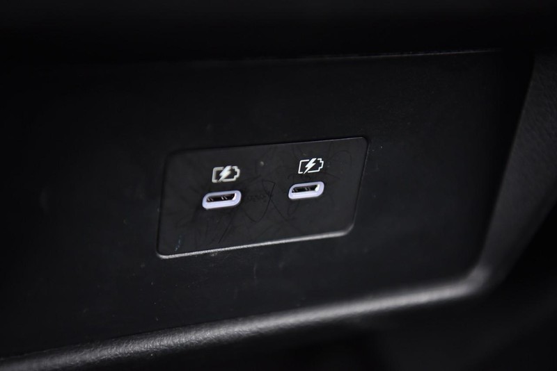Nissan Rogue Vehicle Image 23