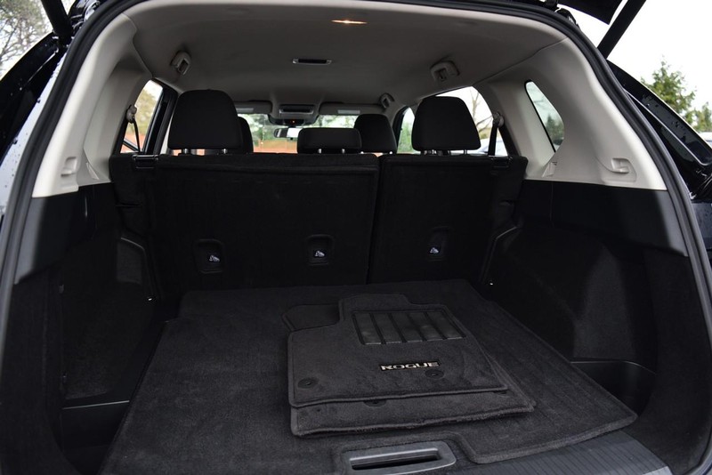 Nissan Rogue Vehicle Image 24
