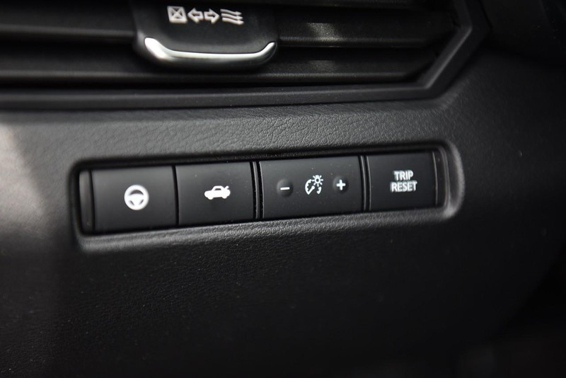 Nissan Altima Vehicle Image 11
