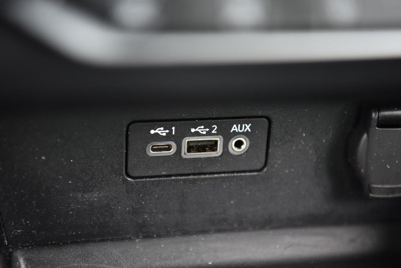 Nissan Altima Vehicle Image 16