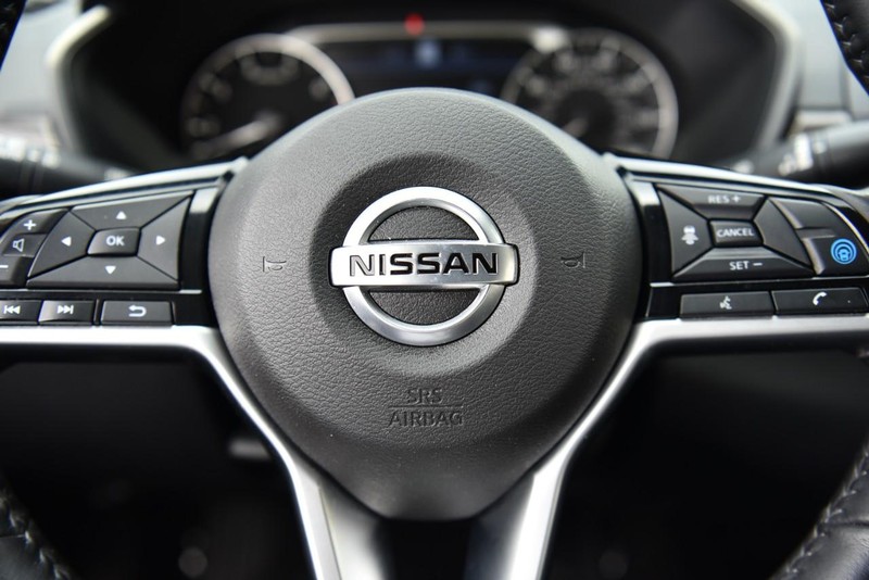 Nissan Altima Vehicle Image 18