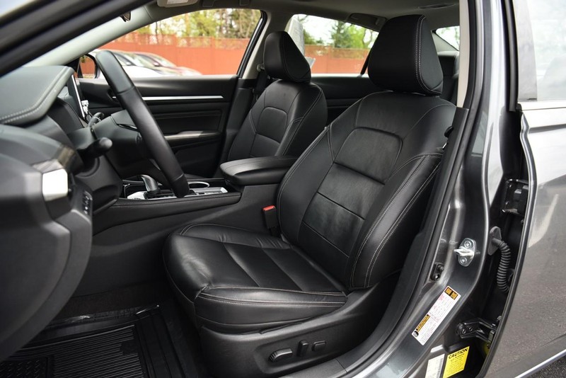 Nissan Altima Vehicle Image 19