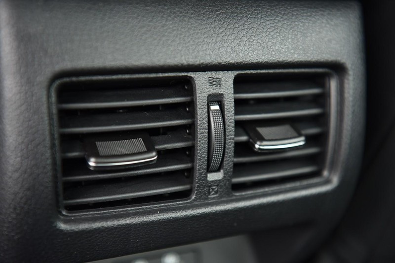 Nissan Altima Vehicle Image 23