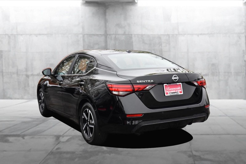 Nissan Sentra Vehicle Image 07