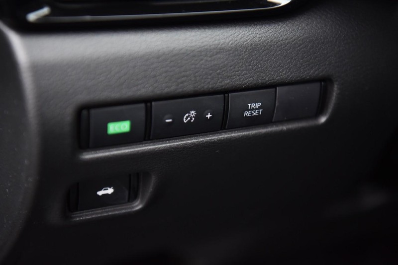 Nissan Sentra Vehicle Image 11