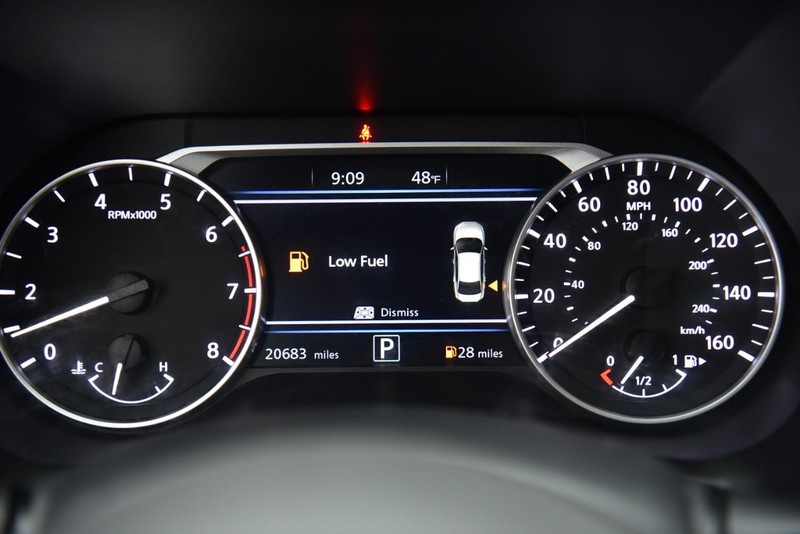 Nissan Sentra Vehicle Image 12