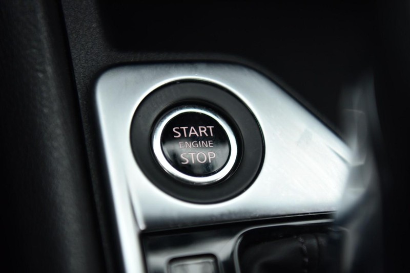 Nissan Sentra Vehicle Image 16