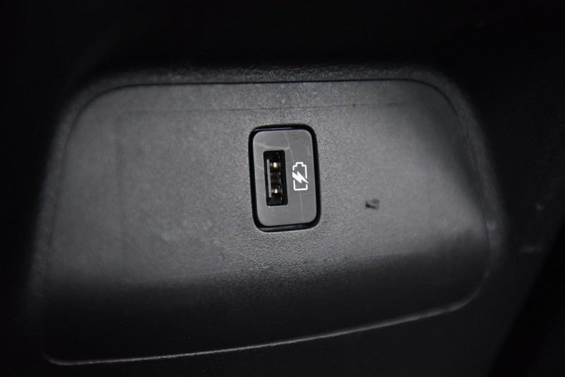 Nissan Sentra Vehicle Image 22