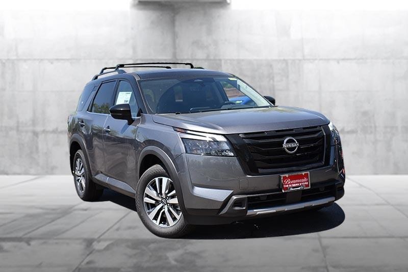 Nissan Pathfinder Vehicle Image 02