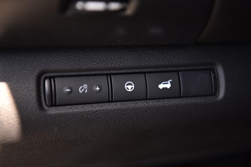 Nissan Pathfinder Vehicle Image 11
