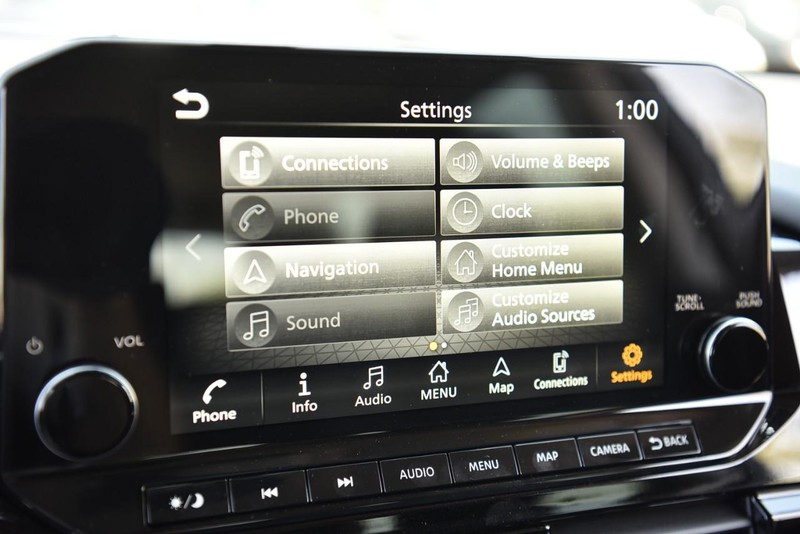 Nissan Pathfinder Vehicle Image 14