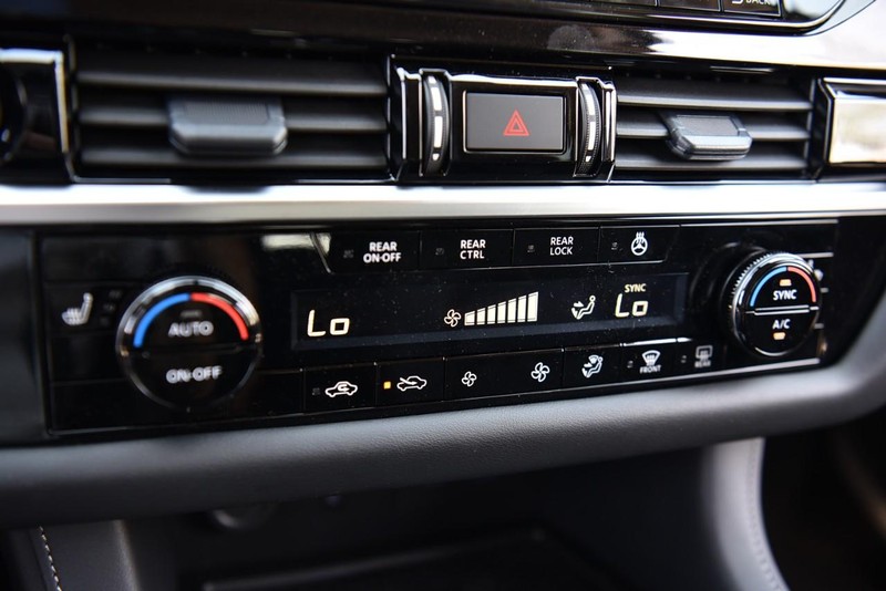 Nissan Pathfinder Vehicle Image 16
