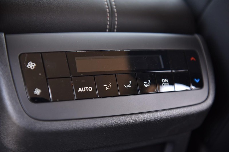 Nissan Pathfinder Vehicle Image 23