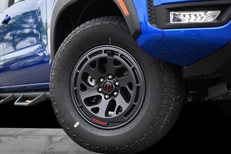Nissan Frontier Vehicle Image 03