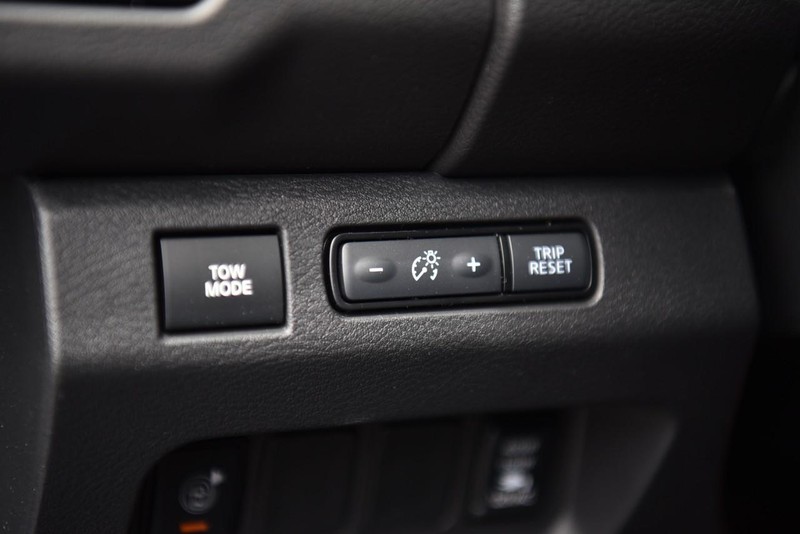 Nissan Frontier Vehicle Image 14