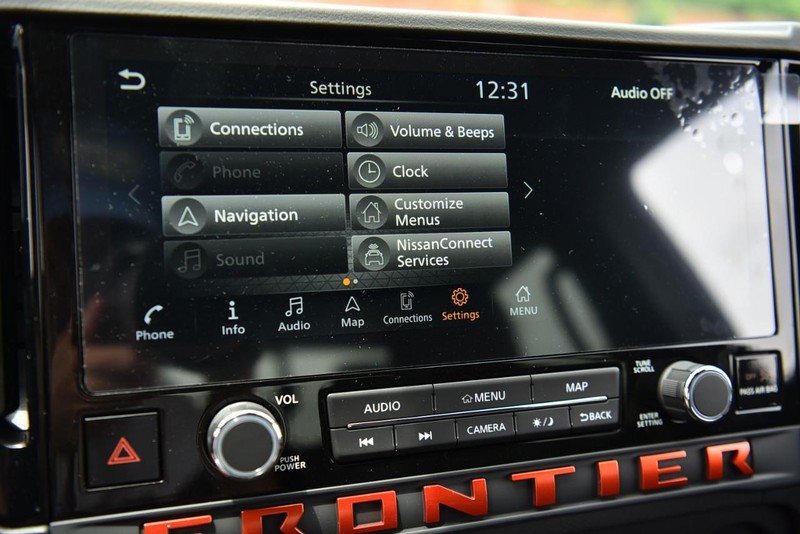 Nissan Frontier Vehicle Image 18
