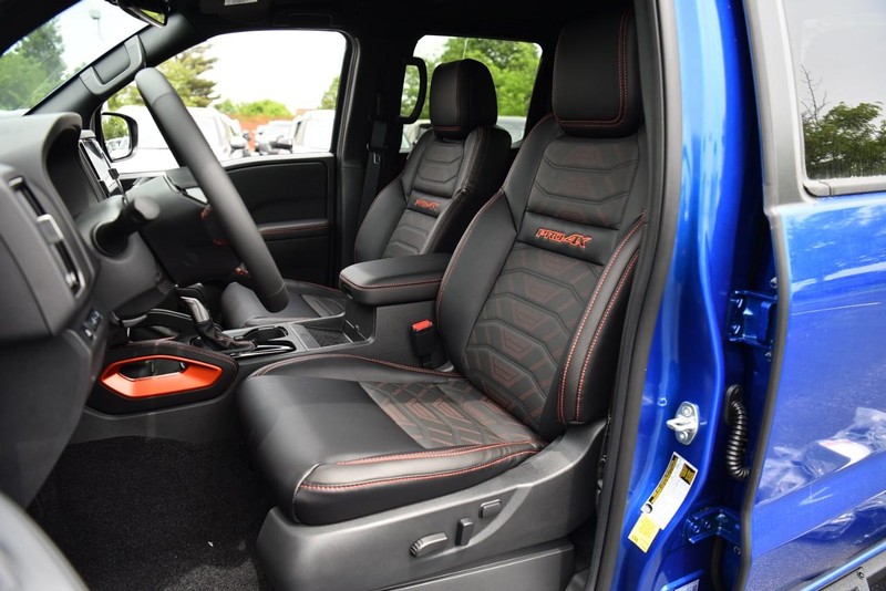 Nissan Frontier Vehicle Image 25