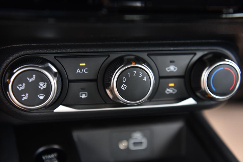 Nissan Kicks Vehicle Image 14