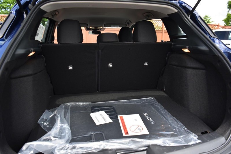 Nissan Kicks Vehicle Image 22