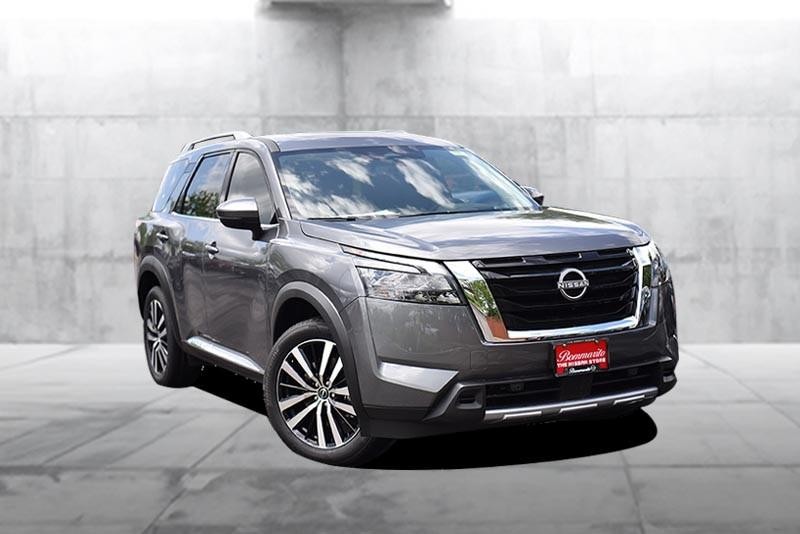 Nissan Pathfinder Vehicle Image 02