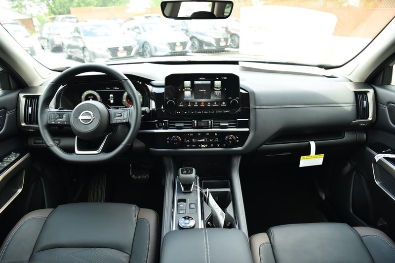 Nissan Pathfinder Vehicle Image 08