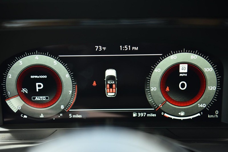 Nissan Pathfinder Vehicle Image 13